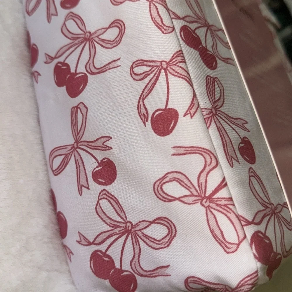 🩷🍒Skinny dip London cherry 6pc sheet set (Queen)